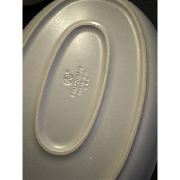 Pfaltzgraff Yorktowne Oval Platter 14’x 9.5’ Deep Meat Platter USA made EUC - Picture 7 of 7